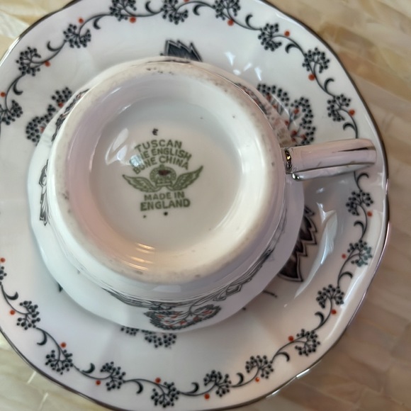 Vintage Tuscan English Fine Bone China tea cup and Saucer - Picture 5 of 5